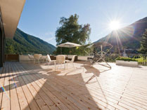 Terrassenboden Zirbe in St. Walburg